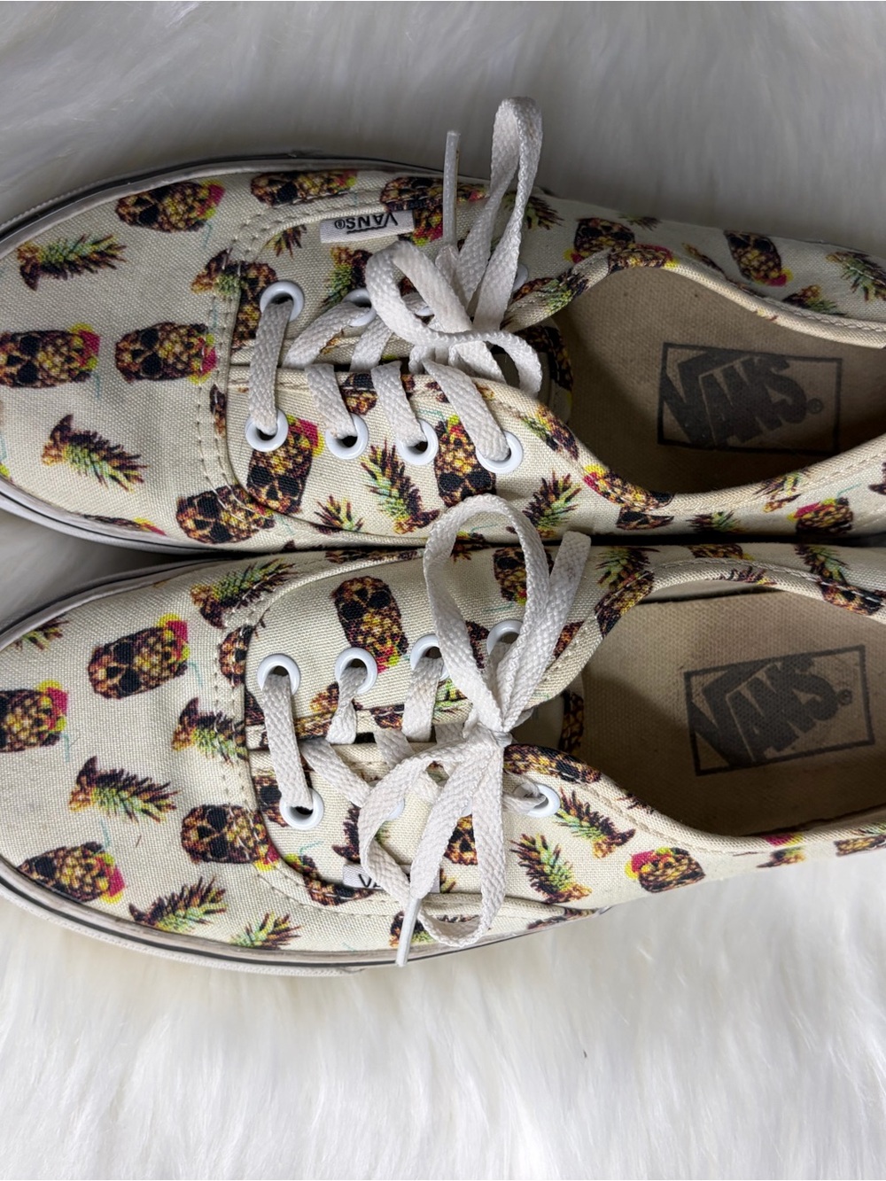 Vans Pineapple Skull Lace up Women's Size 7.5